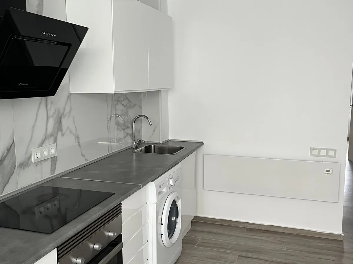 Cocina de una vivienda recién limpiada por Barrachina, impecable